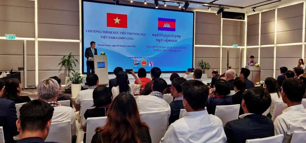 Vietnam-Cambodia business networking conference strengthens strategic cooperation